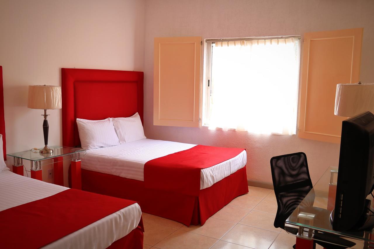 Отель Zar Guadalajara La Venta del Astillero Экстерьер фото